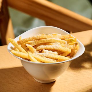 Cartofi prajiti cu parmezan