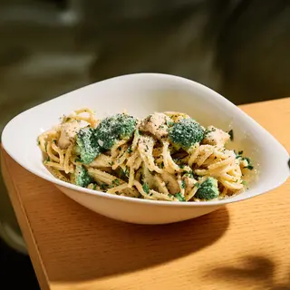 Pasta chicken broccoli Alfredo