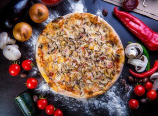 Pizza Prosciutto Funghi