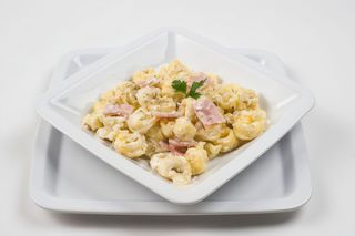 Tortelini cu sos smântână și șuncă