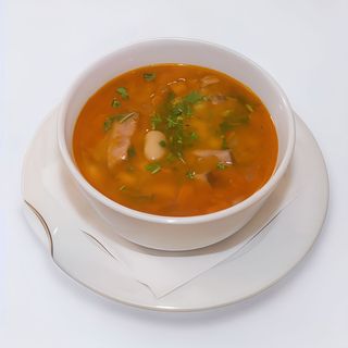 Ciorbă de fasole cu costiță