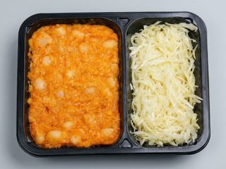 Iahnie de fasole uscata si salata de varza