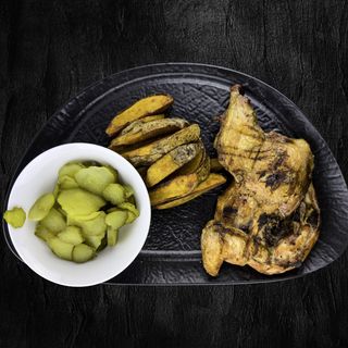 Pui la jar cu cartofi , tzatziki si salata 750g