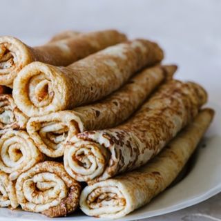 NOU Clătite cu dulceață de mere și scorțișoară