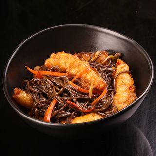 Noodles soba cu creveti pane