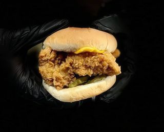 EPIC BURGER FOOD STORY DE PUI + DOZA DE PEPSI 330ML 