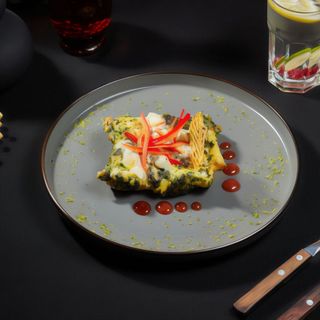 Omleta cu piept de pui, spanac si gorgonzola