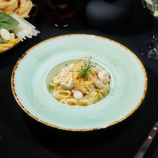 Tagliatelle cu somon fume si piept de pui