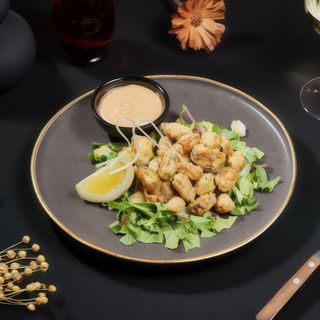 Midii crocante cu sos cocktail