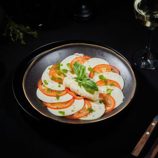 Salata caprese bocconcini