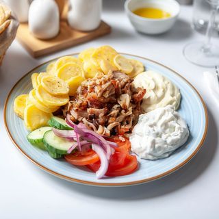 Gyros de pui la farfurie