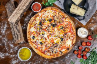 Combo Pizza Family Ø32cm + doza Cola