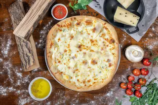 Pizza Quattro Formagi Ø50cm