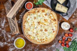 Pizza Quattro Formagi Ø50cm