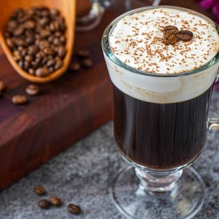 Irish coffe (cafea cu whiskey)