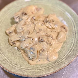 Cotlet de porc cu smantana si ciuperci