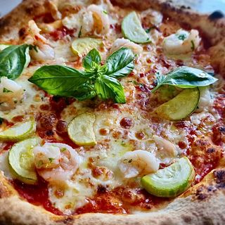 Pizza cu creveți si dovlecei