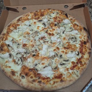 Pizza cu pui și gorgonzola