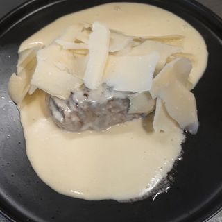 Muşchi de vită cu sos parmezan