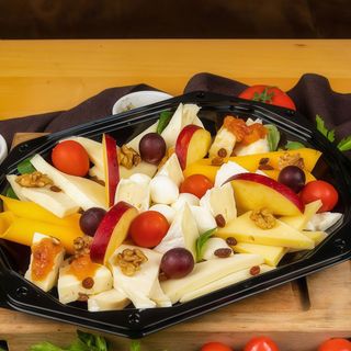 Platou cu brânzeturi