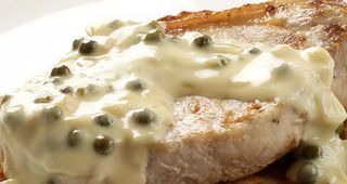 Piept de pui cu sos de piper verde