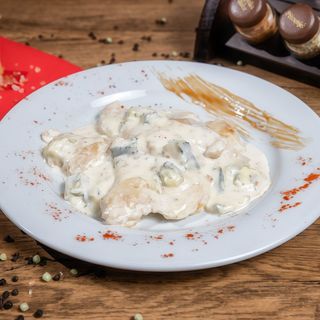 Piept de pui în sos gorgonzola