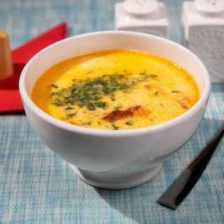 Ciorbă de cartofi cu costiță afumată și smântână ca în Ardeal