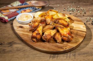 Aripiore picante cu chipsuri de cartof