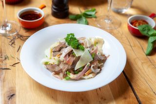 Tagliatelle Funghi e Speck