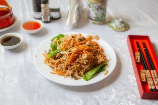 Tăiței cu pui și creveți