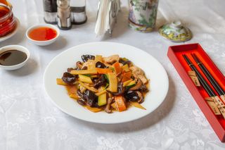 Bambus cu pui și legume