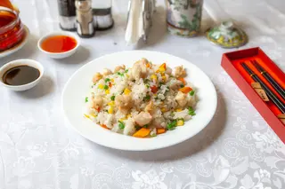 Orez prăjit cu pui și legume