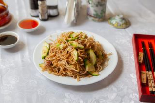 Tăiței cu carne de vită și sos honshao