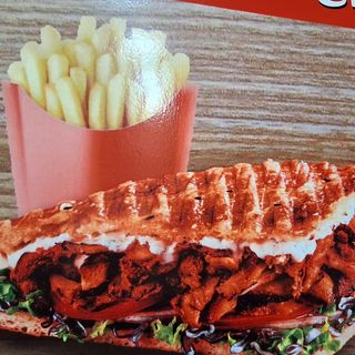 DONER KEBAB PUI 300gr /100GR CARTOFI
