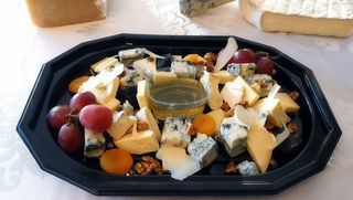 Platou de brânzeturi