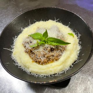 Delizia genovese pe pat de piure si nor de parmezan