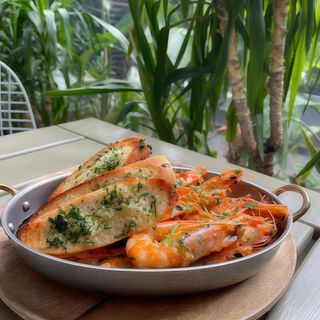 CrevețI în sos de vin