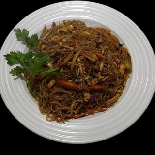 Spaghete de orez cu pui