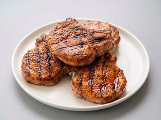 Ceafa de porc la gratar