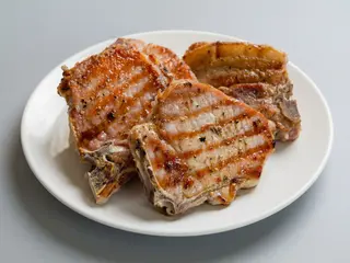 Cotlet de porc la gratar