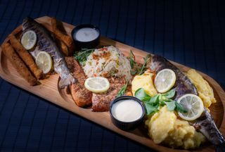 Platoul pescarului (5/6 persoane)