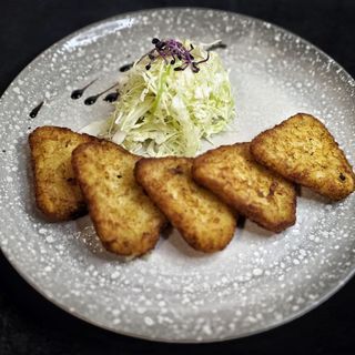 Crochete de cartofi cu salată de varză (de post)