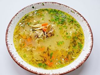 Ciorbă de pui cu tăiței de casă