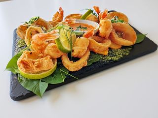 Platou calamari si creveti pane - 2 persoane