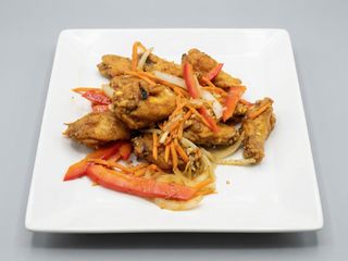 Aripioare de pui cu usturoi