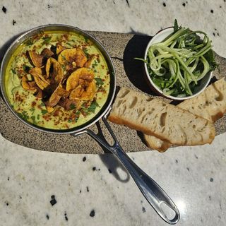 AVOCADO HUMMUS