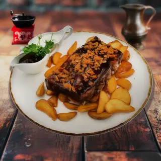 COASTE DE PORC CU CARTOFI PRAJITI, SOS BBQ SI IAURT