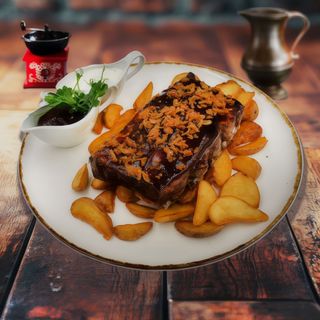 COASTE DE PORC CU CARTOFI PRAJITI, SOS BBQ SI IAURT