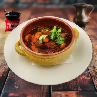 GULAS DE VITA CU GALUSTE DE FAINA