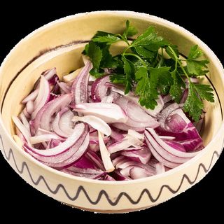 Salata de ceapa rosie